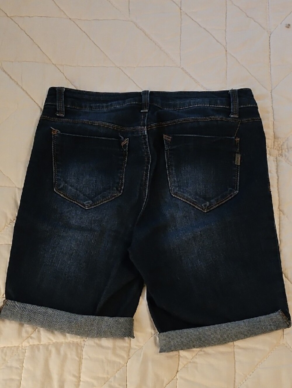 1822 'Butter' Denim Mid Rise Shorts- Size 4 - Picture 2 of 7